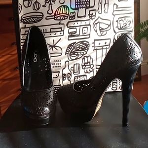 ALDO Cut-Out Black Leather Platform Pumps